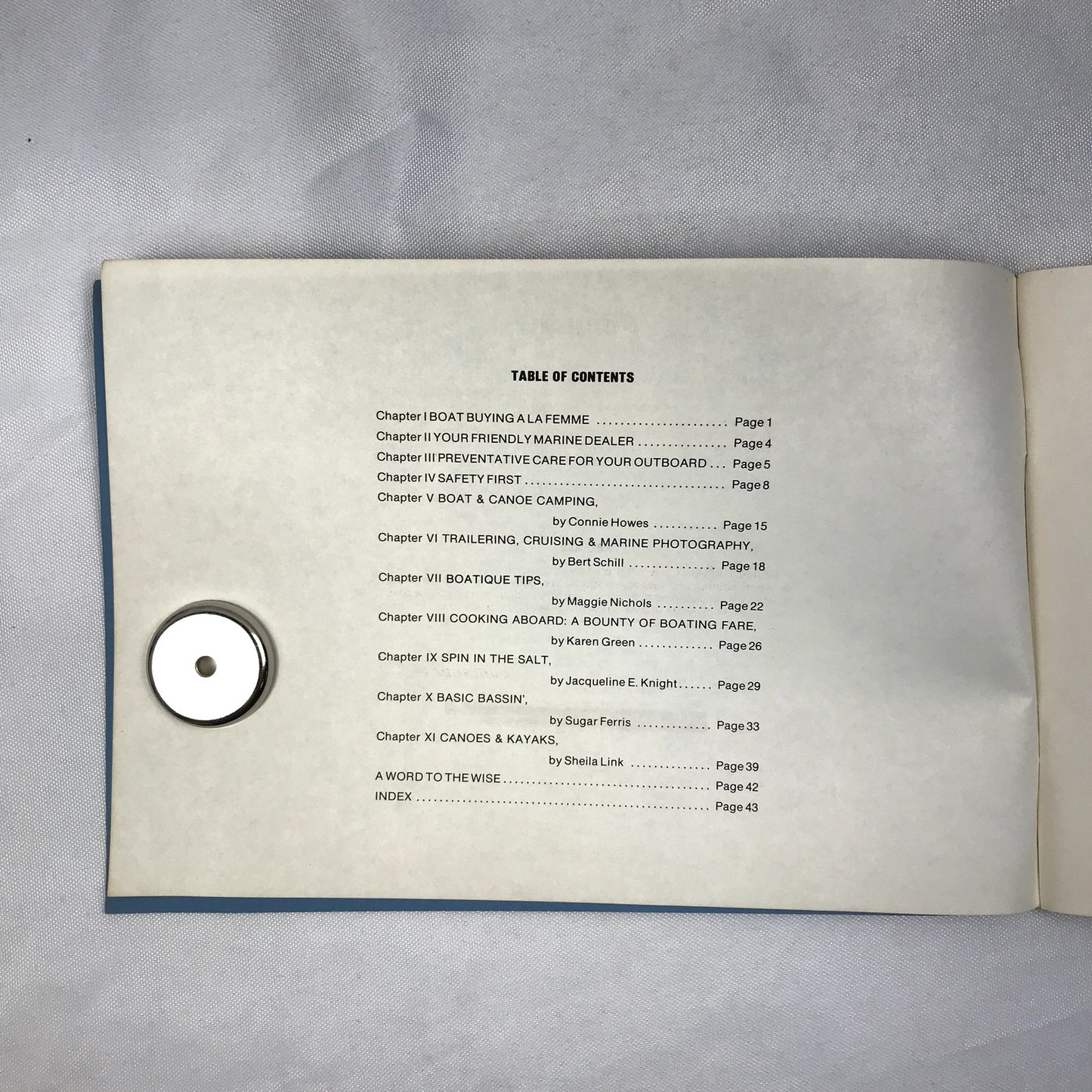 Women Afloat Boat Buying, Maintenance & Uses Evinrude Publications Booklet 1977