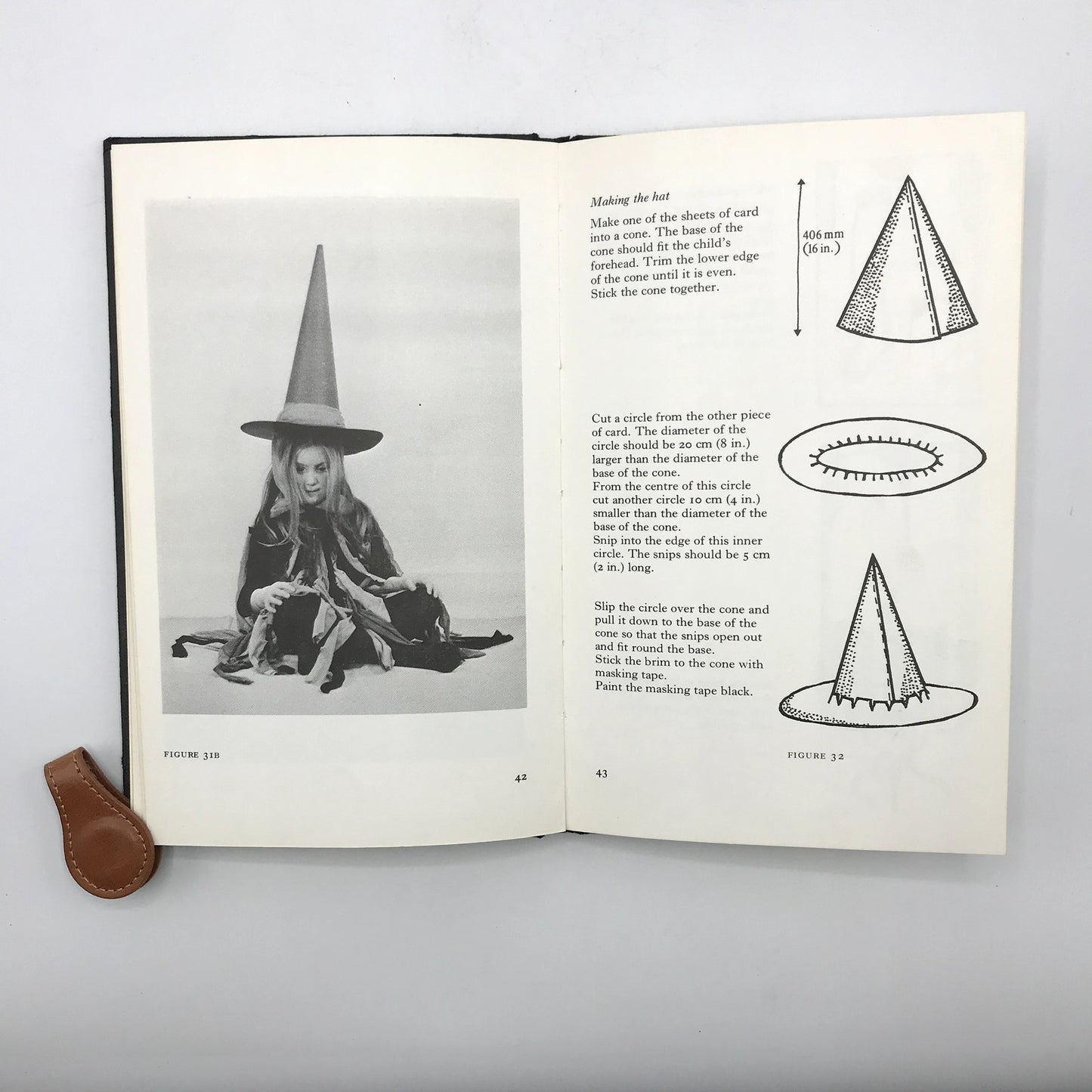 Creating Children's Costumes From Paper & Card Illustrated HC Book by Suzy Ives