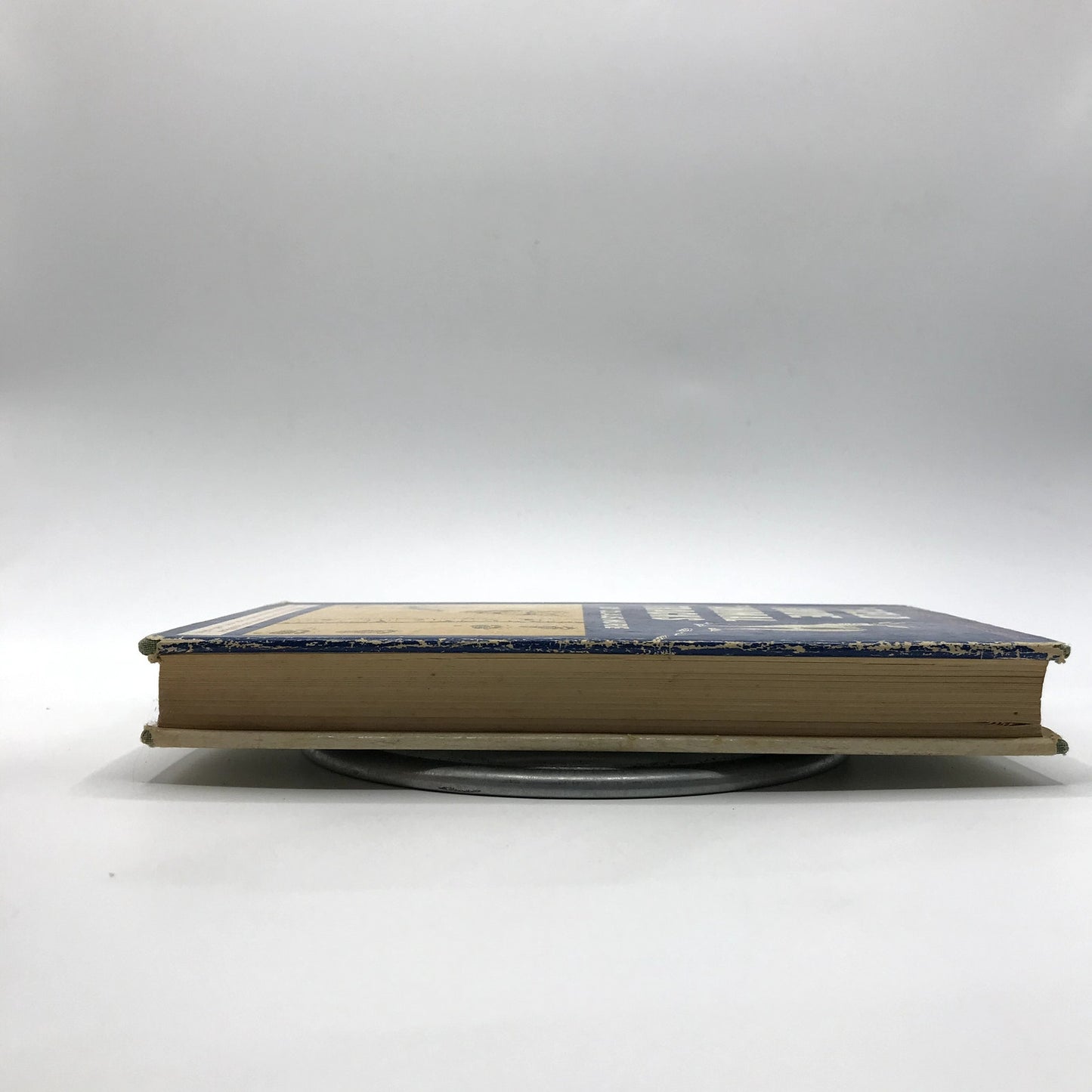 A Field Guide to Animal Tracks Illustrated Book by Olaus Murie 4th Printing 1960