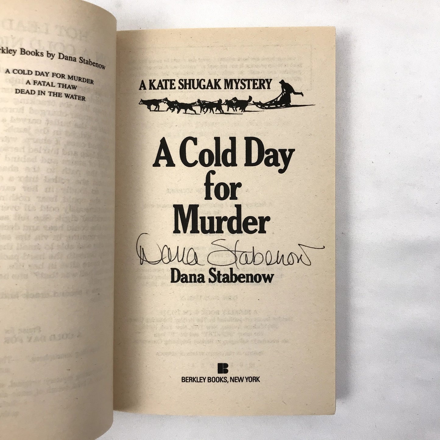 Dana Stabenow Signed Lot of 3 Kate Shugak Mystery Series Paperback Novels 1990's