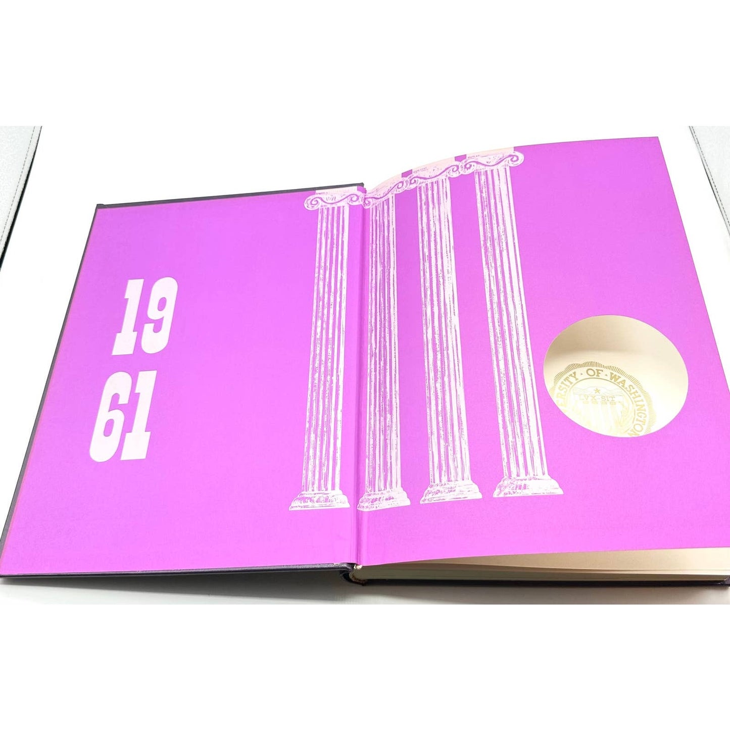 University of Washington 1961 Hardcover TYEE Yearbook Volume 62