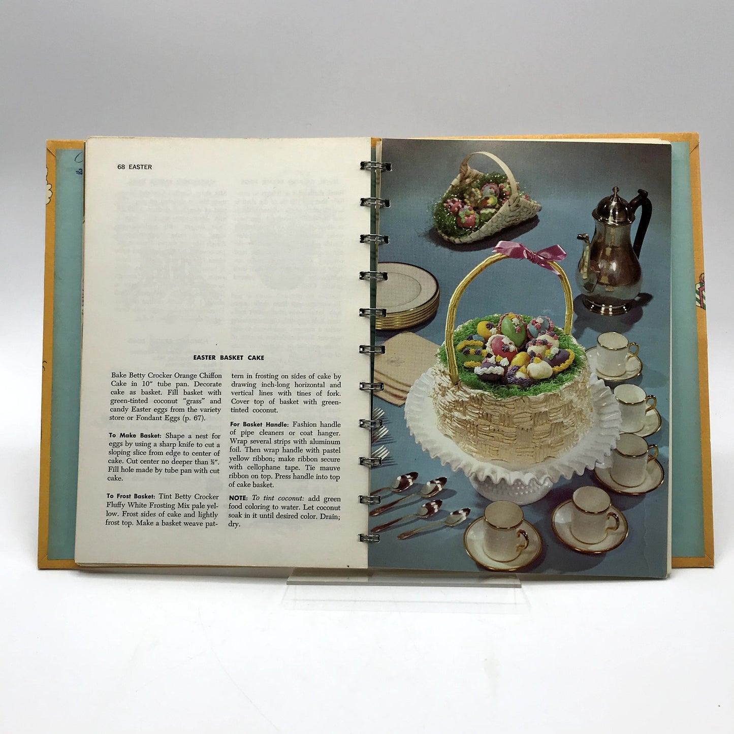Betty Crocker's Party Book Hardcover Illustrated Golden Press 1960 1st Edition