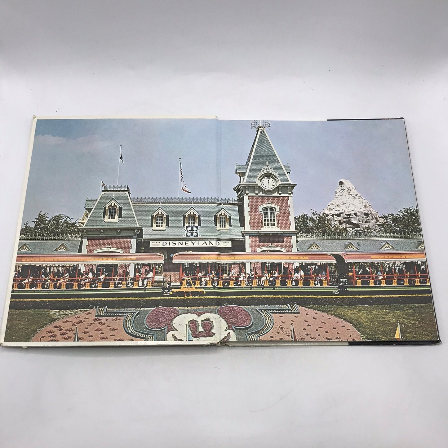 Walt Disney’s Disneyland Martin A Sklar Theme Park Behind the Scenes Souvenir