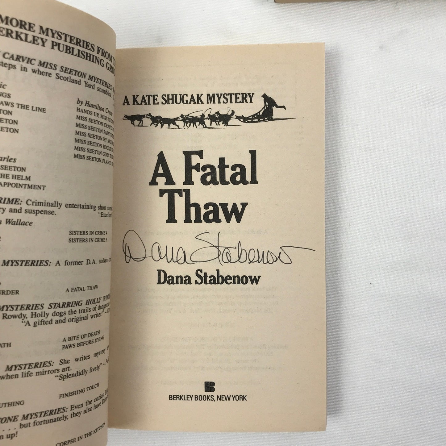 Dana Stabenow Signed Lot of 3 Kate Shugak Mystery Series Paperback Novels 1990's