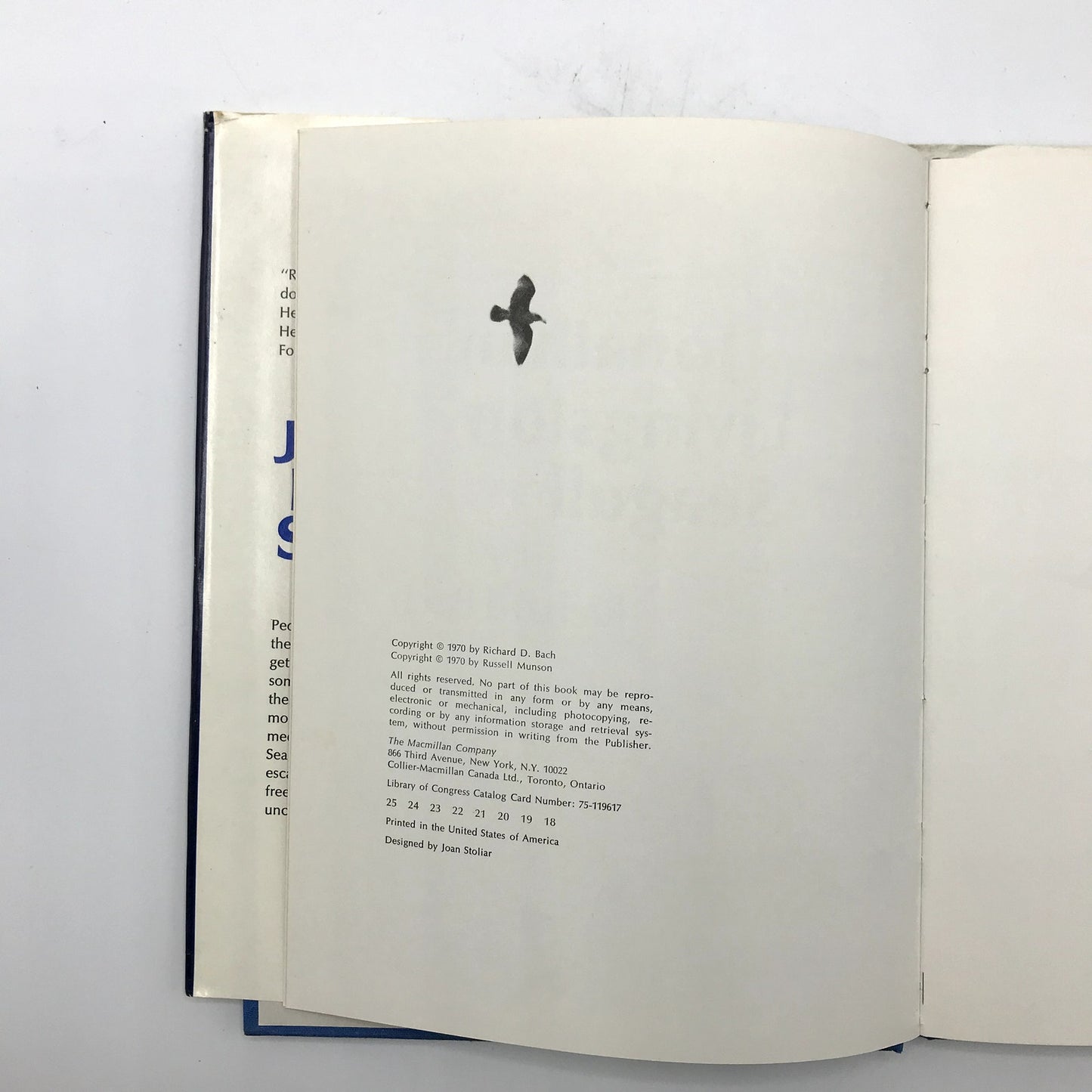 Jonathan Livingston Seagull Illustrated Hardcover Novel by Richard Bach 1970