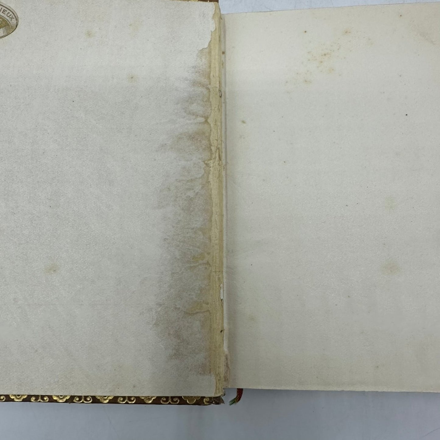 Missel de Sainte Jeanne d'Arc Illustrated Gilt Edges Leather Book Nouvelle Ed