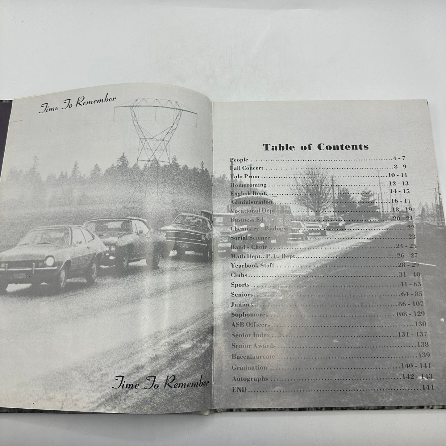 Evergreen High School 1977 Annual Yearbook Historical Memorabilia Vancouver WA