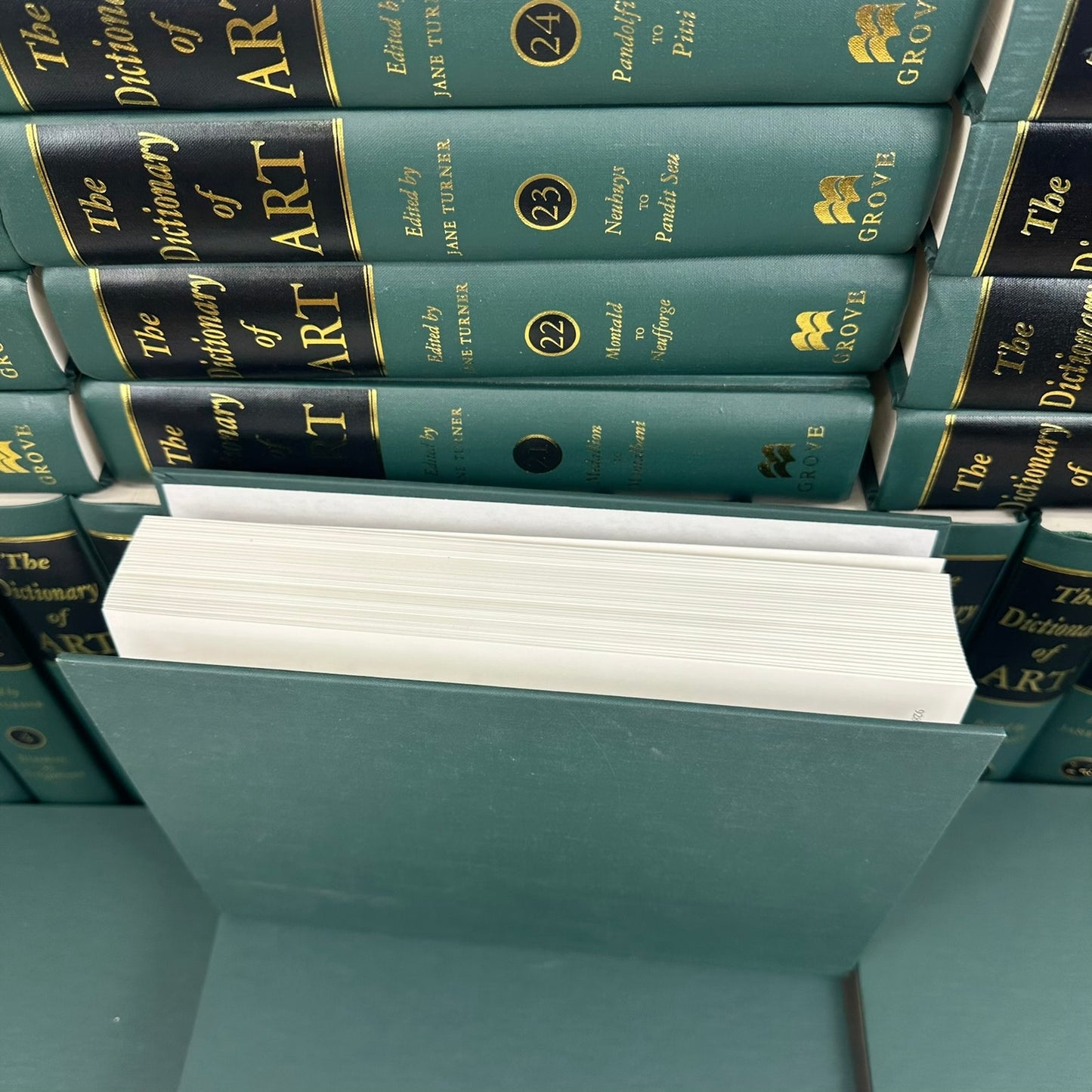 The Grove Dictionary of Art 34 Volume Set Jane Turner Encyclopedias Reference