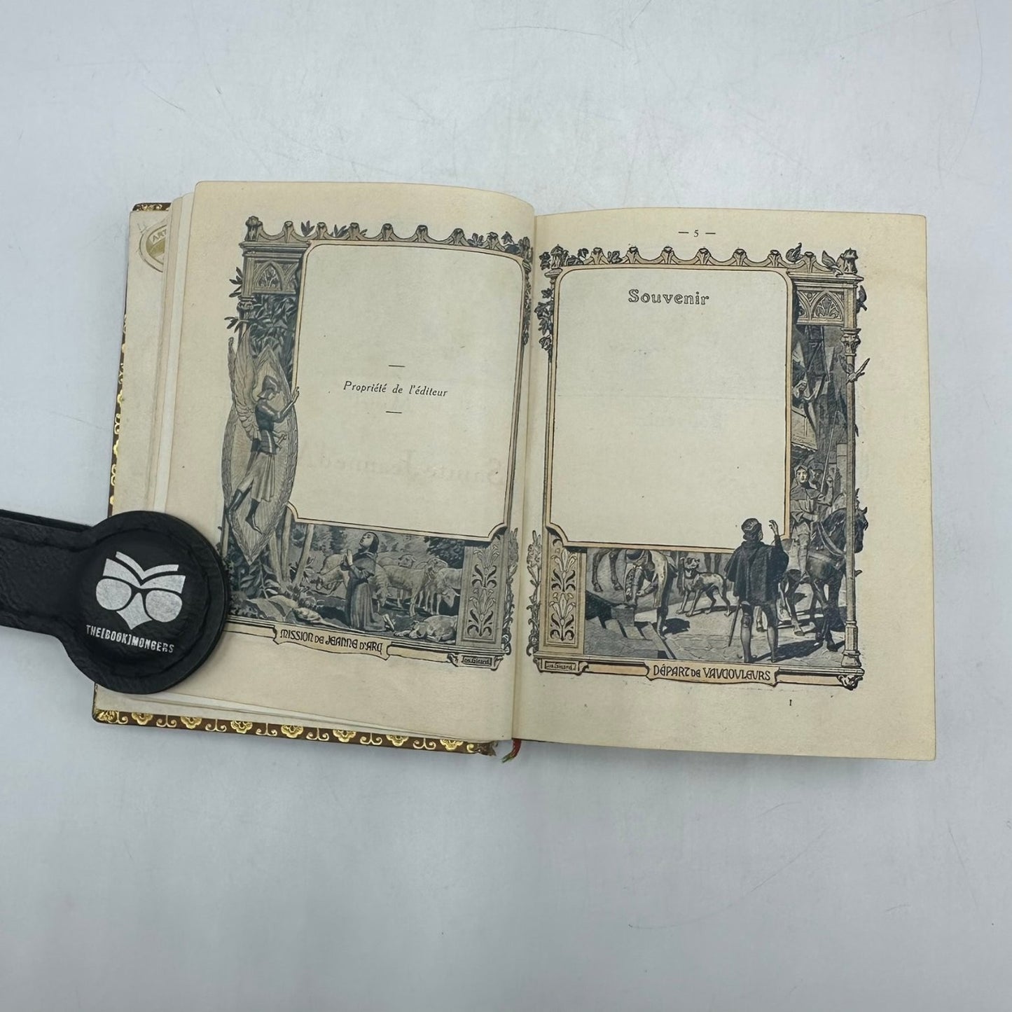 Missel de Sainte Jeanne d'Arc Illustrated Gilt Edges Leather Book Nouvelle Ed