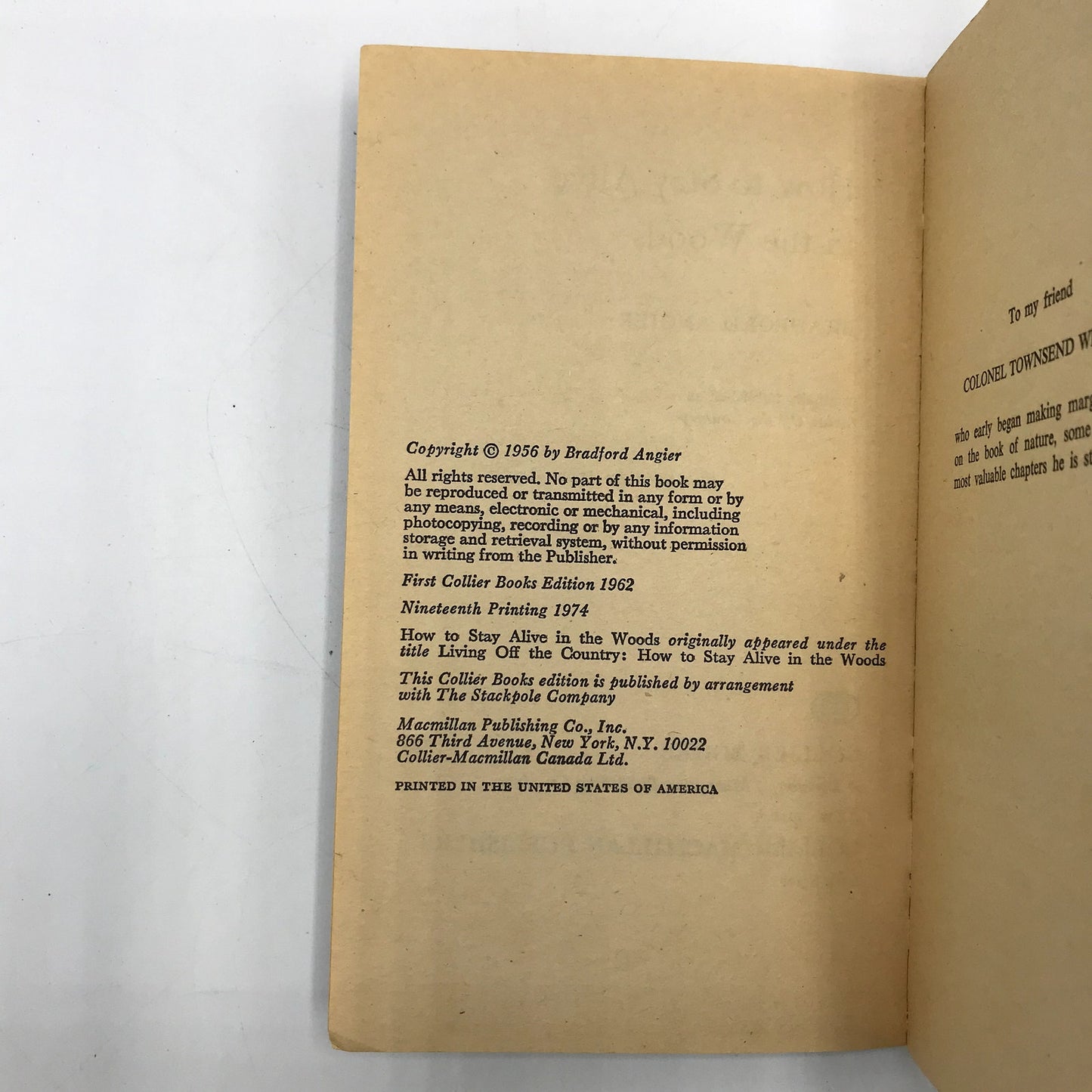 How to Stay Alive In the Woods Survivalist Guide Illustrated Paperback by Angier