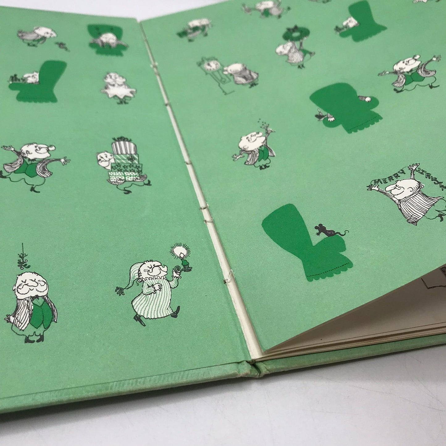 Mr Willowbys Christmas Tree Robert Barry Weekly Reader Childrens Book Club