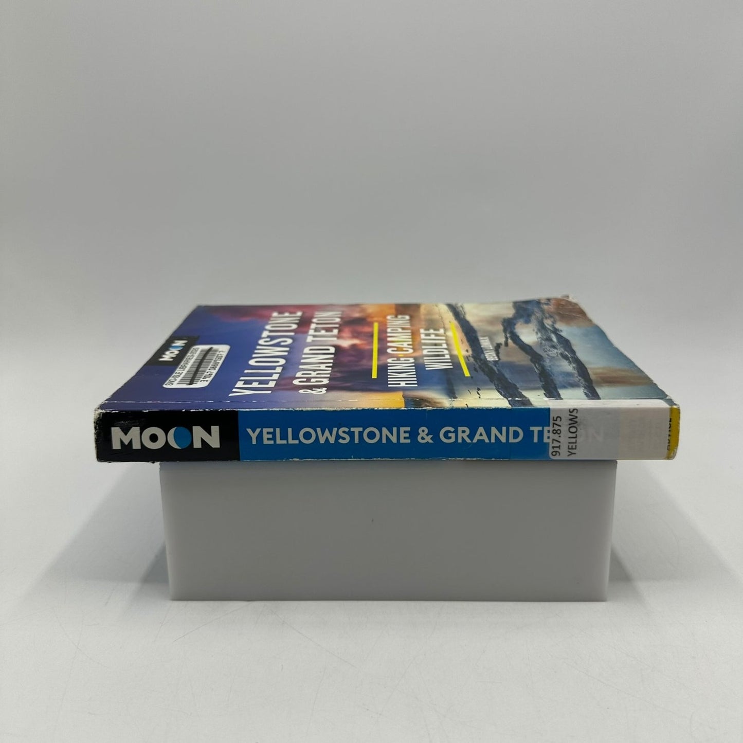 Yellowstone & Grand Teton Becky Lomax 2025 Hiking Camping Wildlife Guide Moon