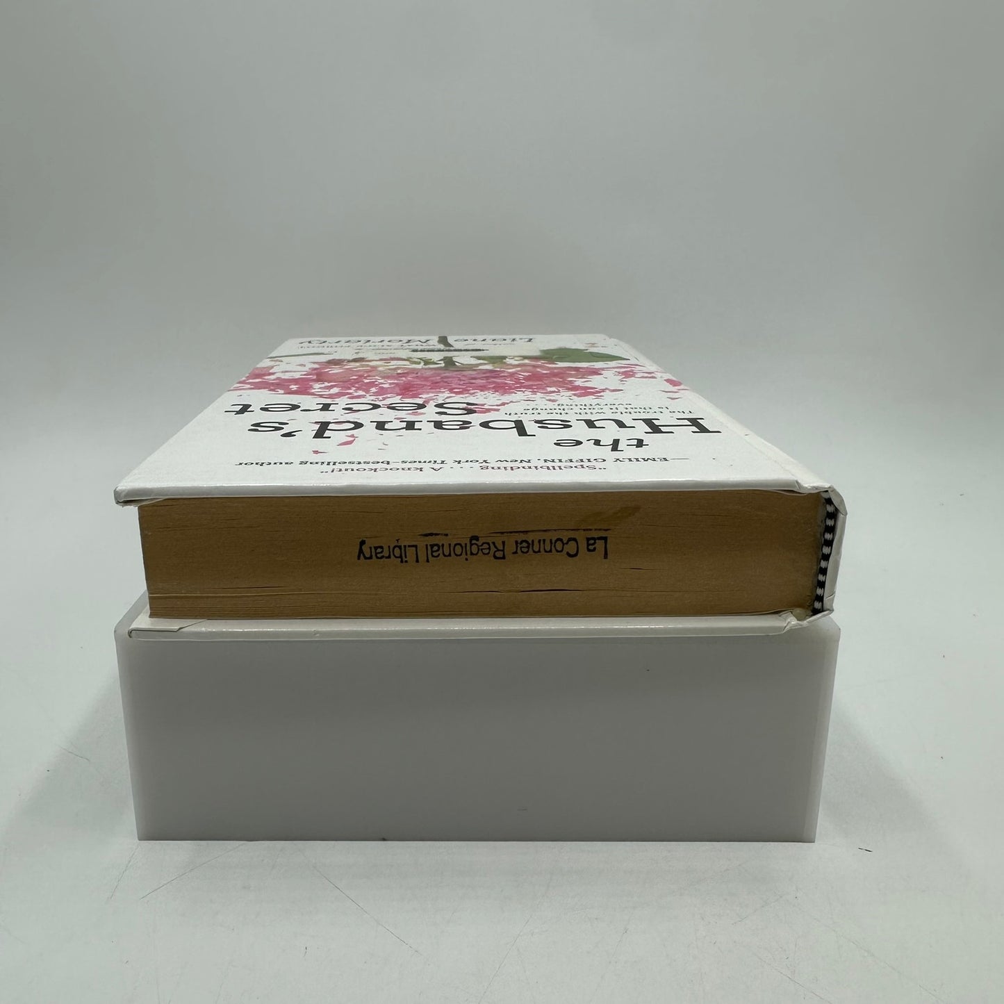 Husbands Secret Liane Moriarty Large Print Contemporary Women's Domestic Fiction