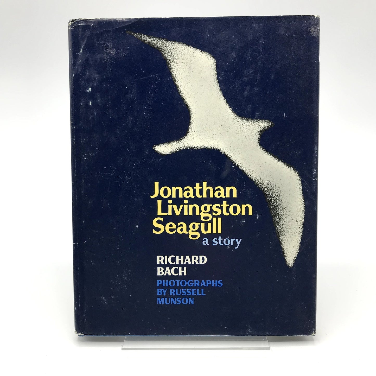 Jonathan Livingston Seagull Illustrated Hardcover Novel by Richard Bach 1970