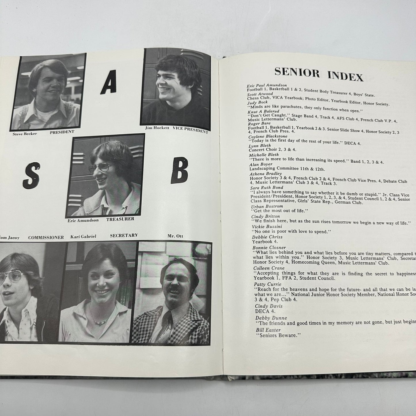 Evergreen High School 1977 Annual Yearbook Historical Memorabilia Vancouver WA