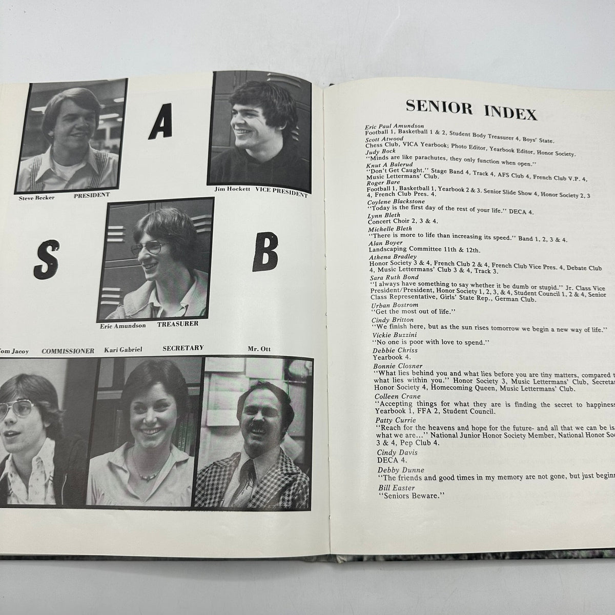 Evergreen High School 1977 Annual Yearbook Historical Memorabilia Vancouver WA