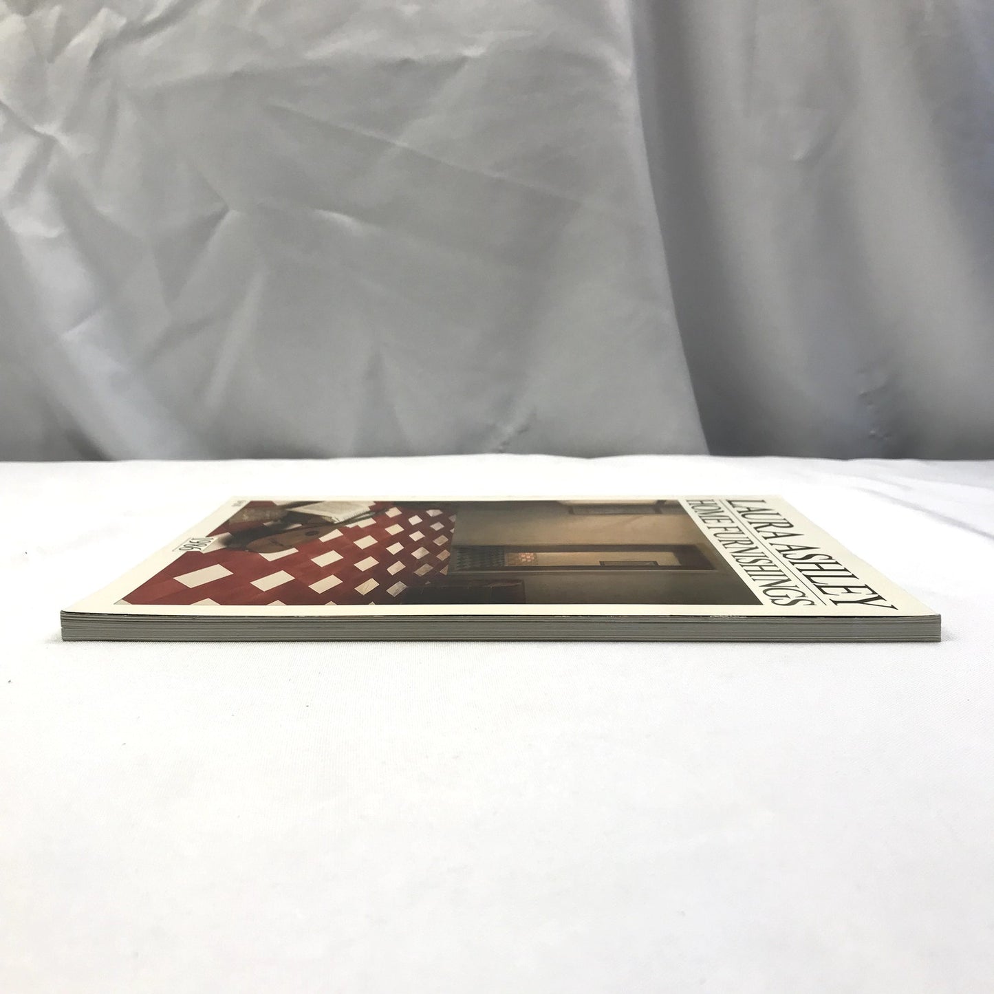 Laura Ashley Home Furnishings & Decoration Illustrated Rare Catalogue 1986