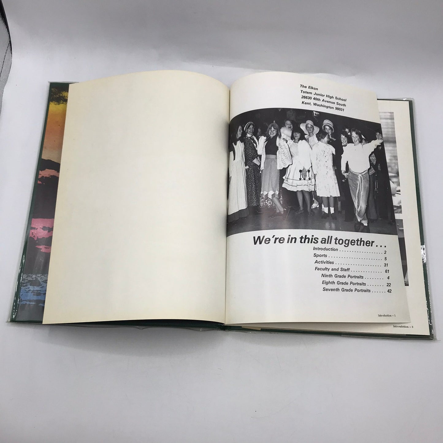 Totem Junior High School The Eikon 1975 Kent Washington Yearbook Photography