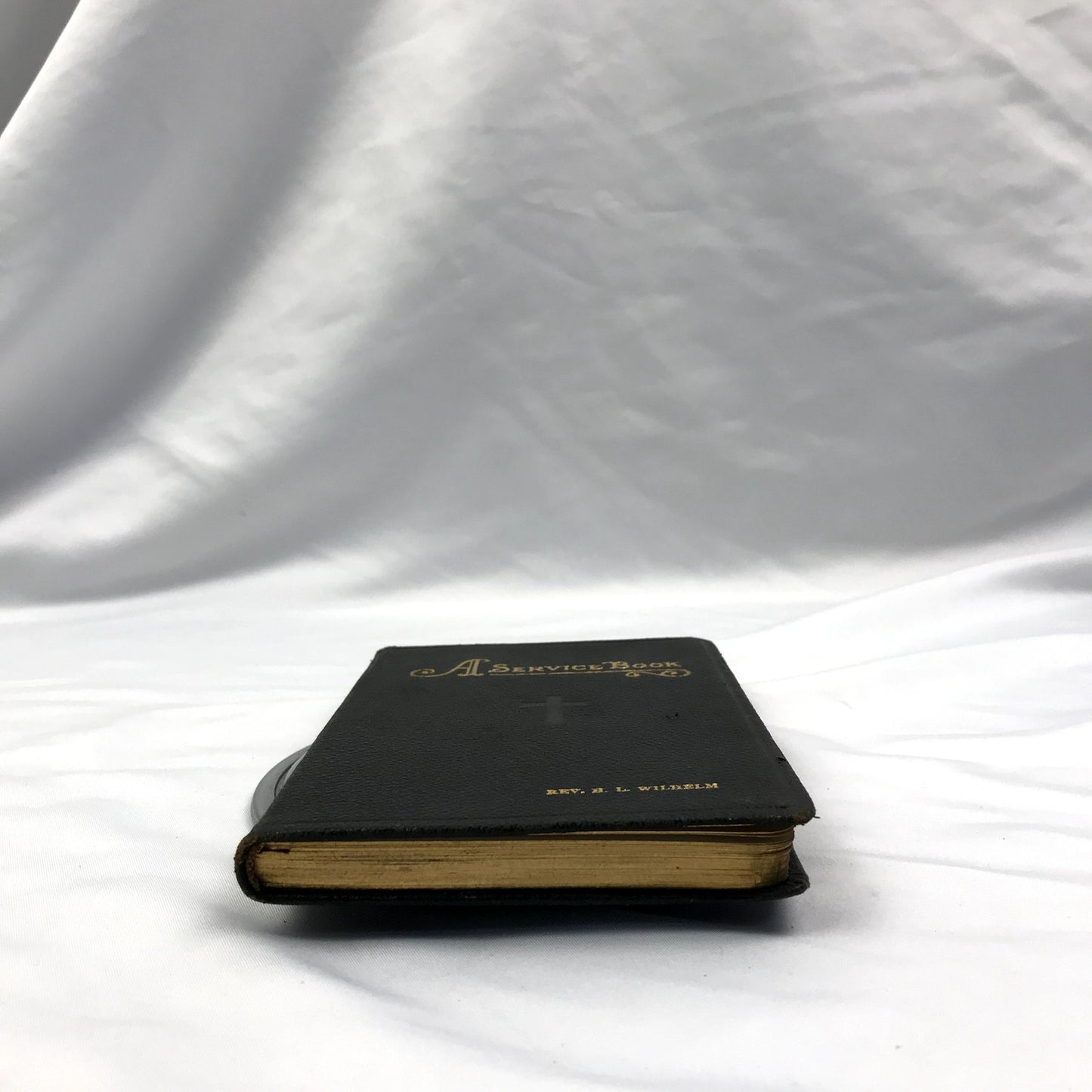 H. L. Wilhelm A Service Book Funerals Guide by National Selected Morticians 1925