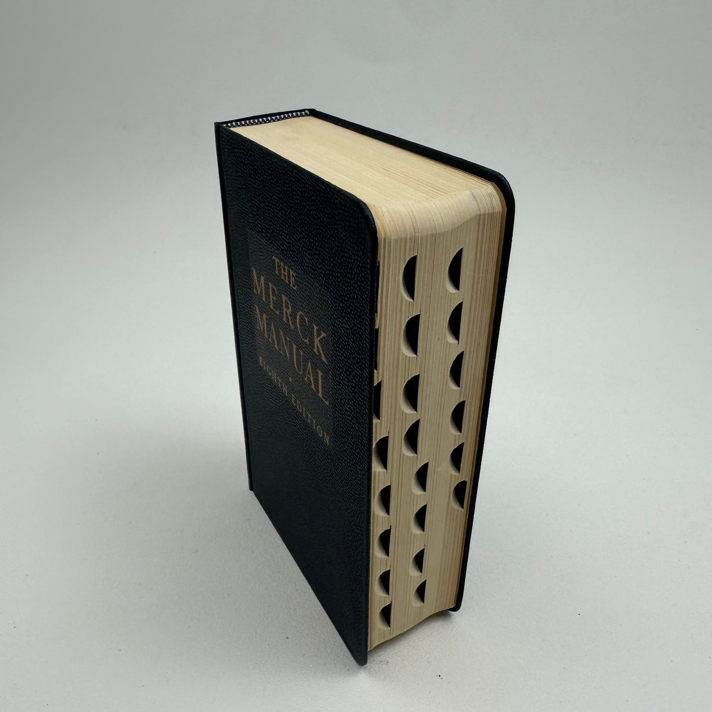 The Merck Manual of Diagnosis and Therapy Medicine Medical Reference 8th Edition