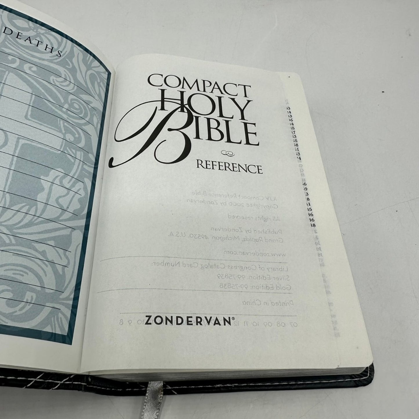 Compact Holy Bible KJV Reference 2000 Zondervan Black Leatherette Christian