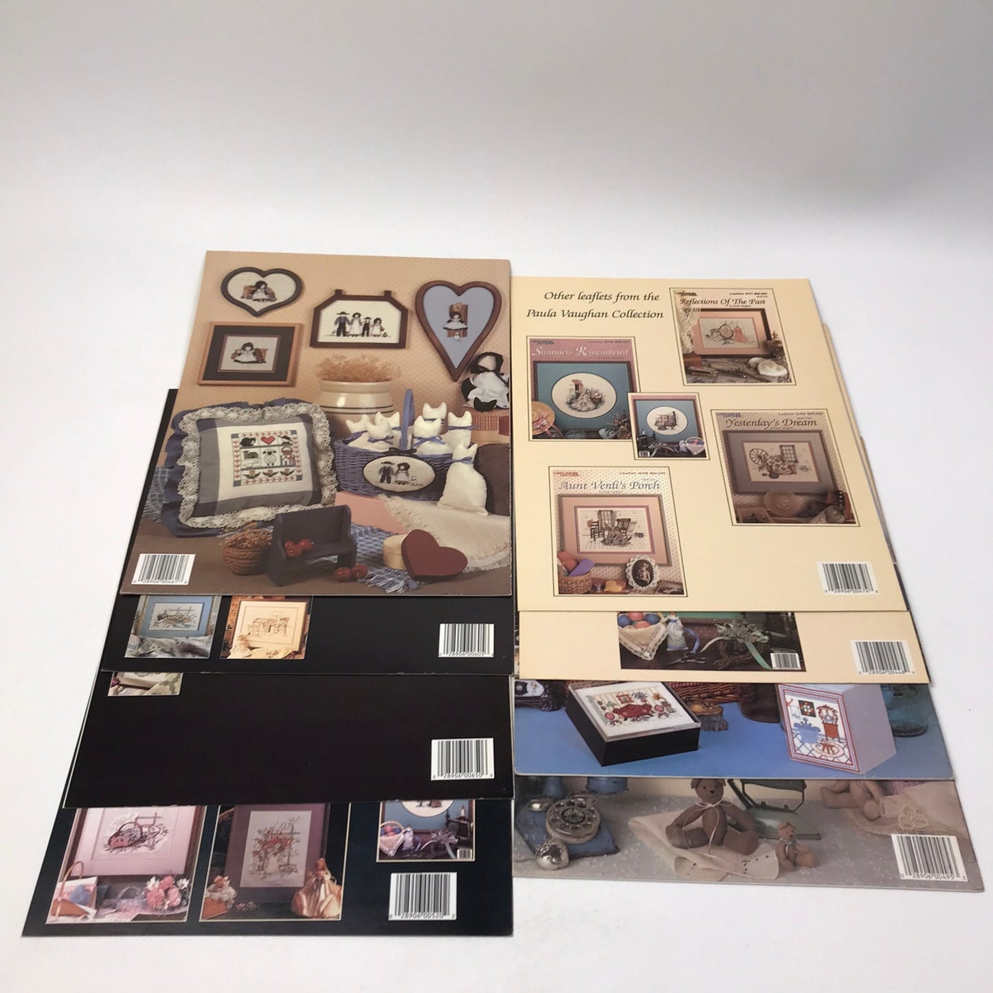 Leisure Arts Cross Stitch Leaflets Lot of 38 Beginner Patterns Embroidery Crafts