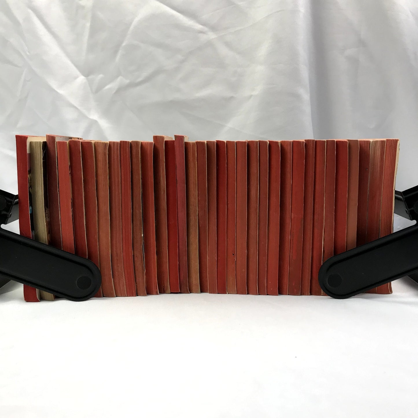 Lot 33 Vintage Harlequin Romance Paperback Books 1960-70 Red Sprayed Edges