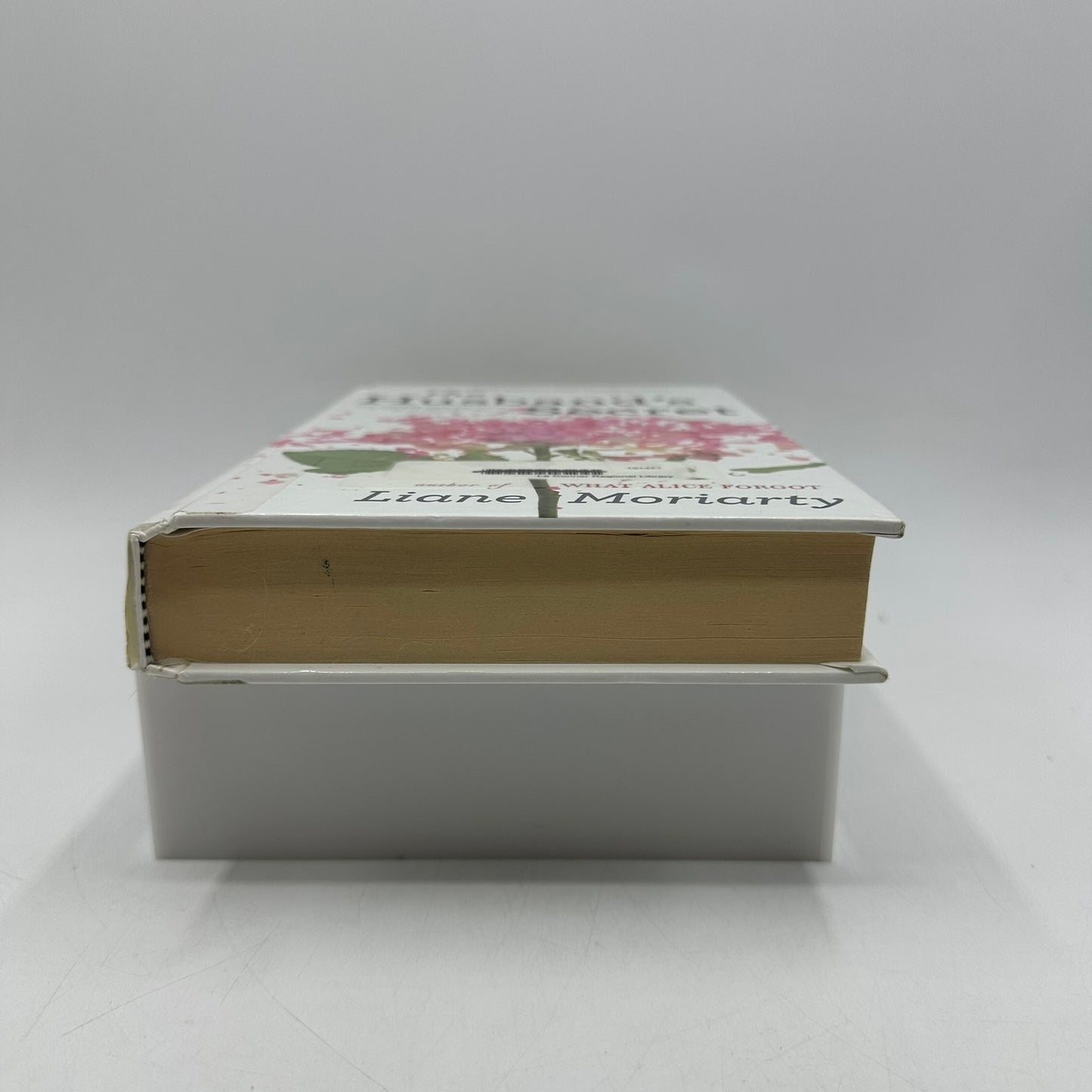 Husbands Secret Liane Moriarty Large Print Contemporary Women's Domestic Fiction