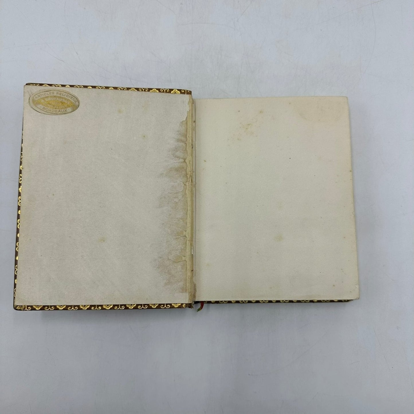 Missel de Sainte Jeanne d'Arc Illustrated Gilt Edges Leather Book Nouvelle Ed