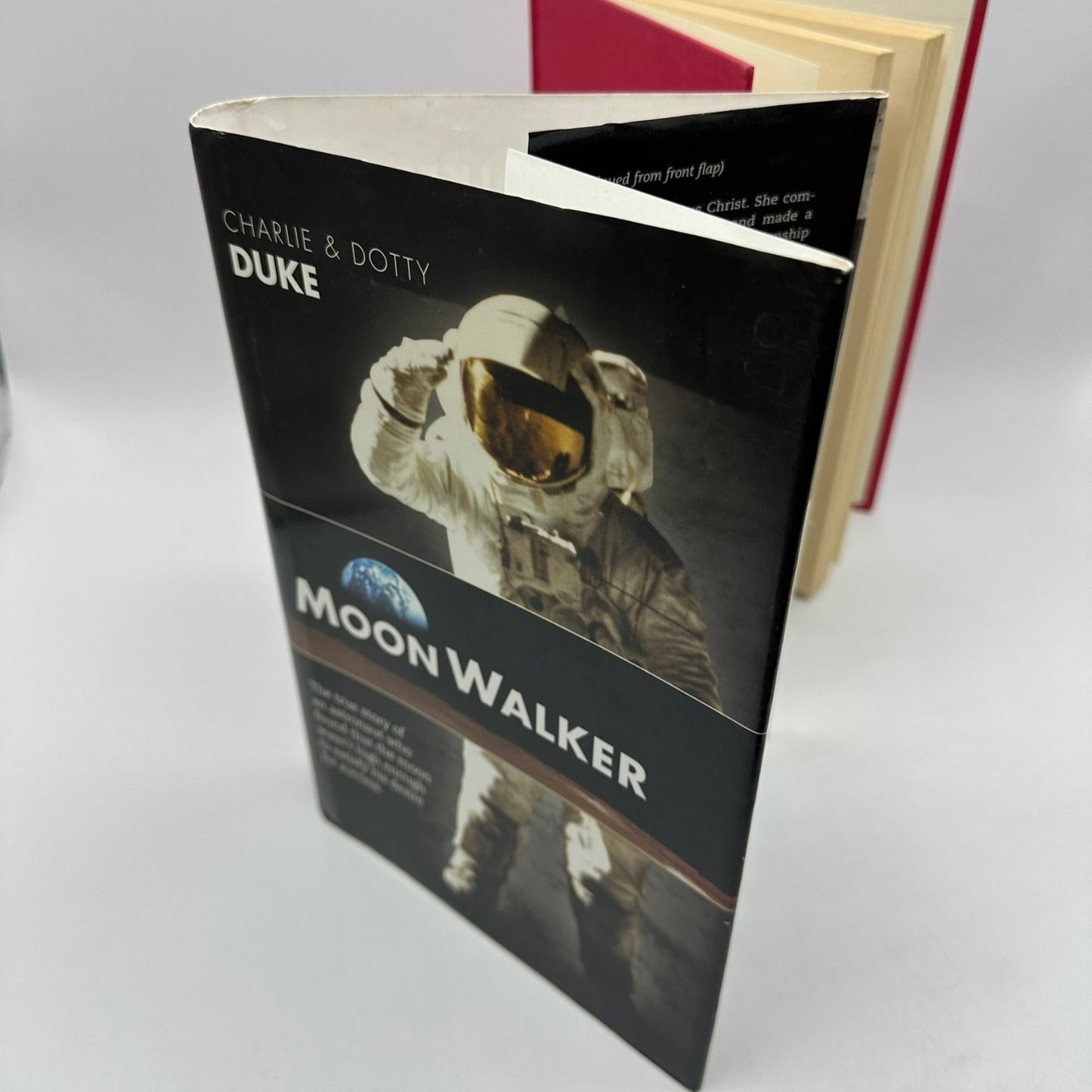 Moonwalker Charlie & Dotty Duke 1990 SIGNED Astronaut NASA Dust Jacket