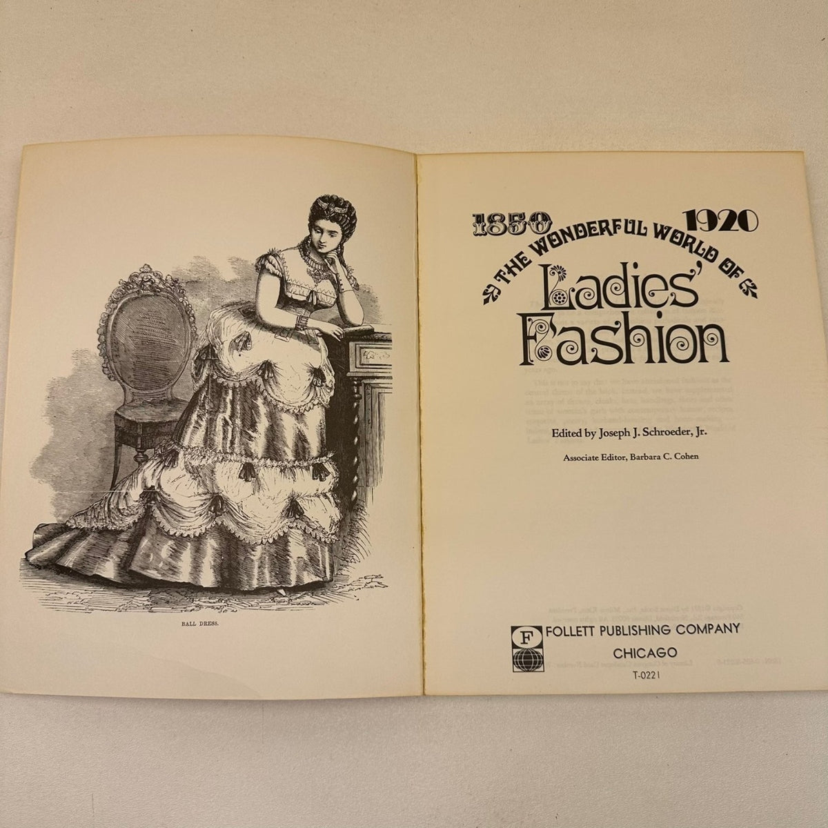 Wonderful World of Ladies' Fashion 1850-1920 Joseph Schroeder Jr Follett Vintage