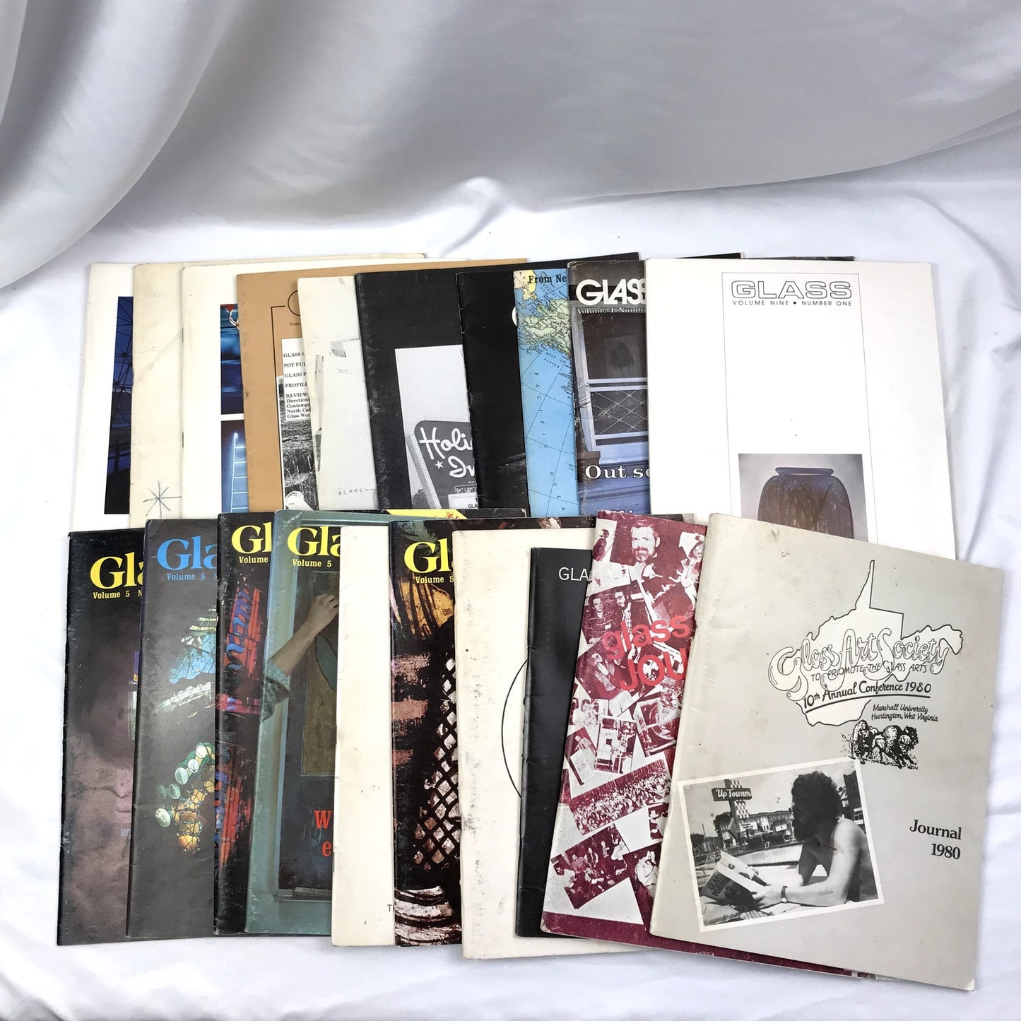 Glass Art Magazines Lot of 26 & 4 Glass Art Society Journals Illustrated Vintage