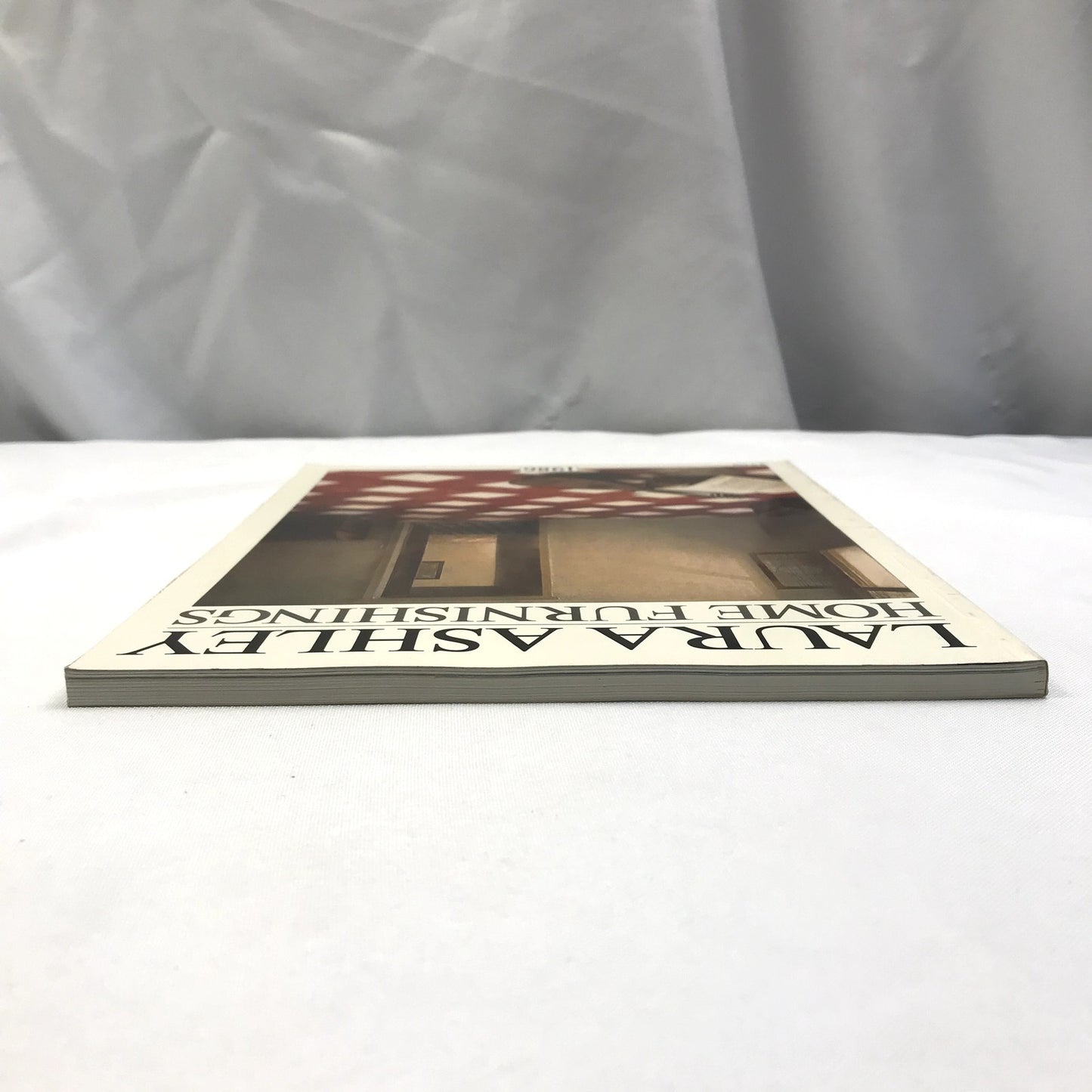 Laura Ashley Home Furnishings & Decoration Illustrated Rare Catalogue 1986