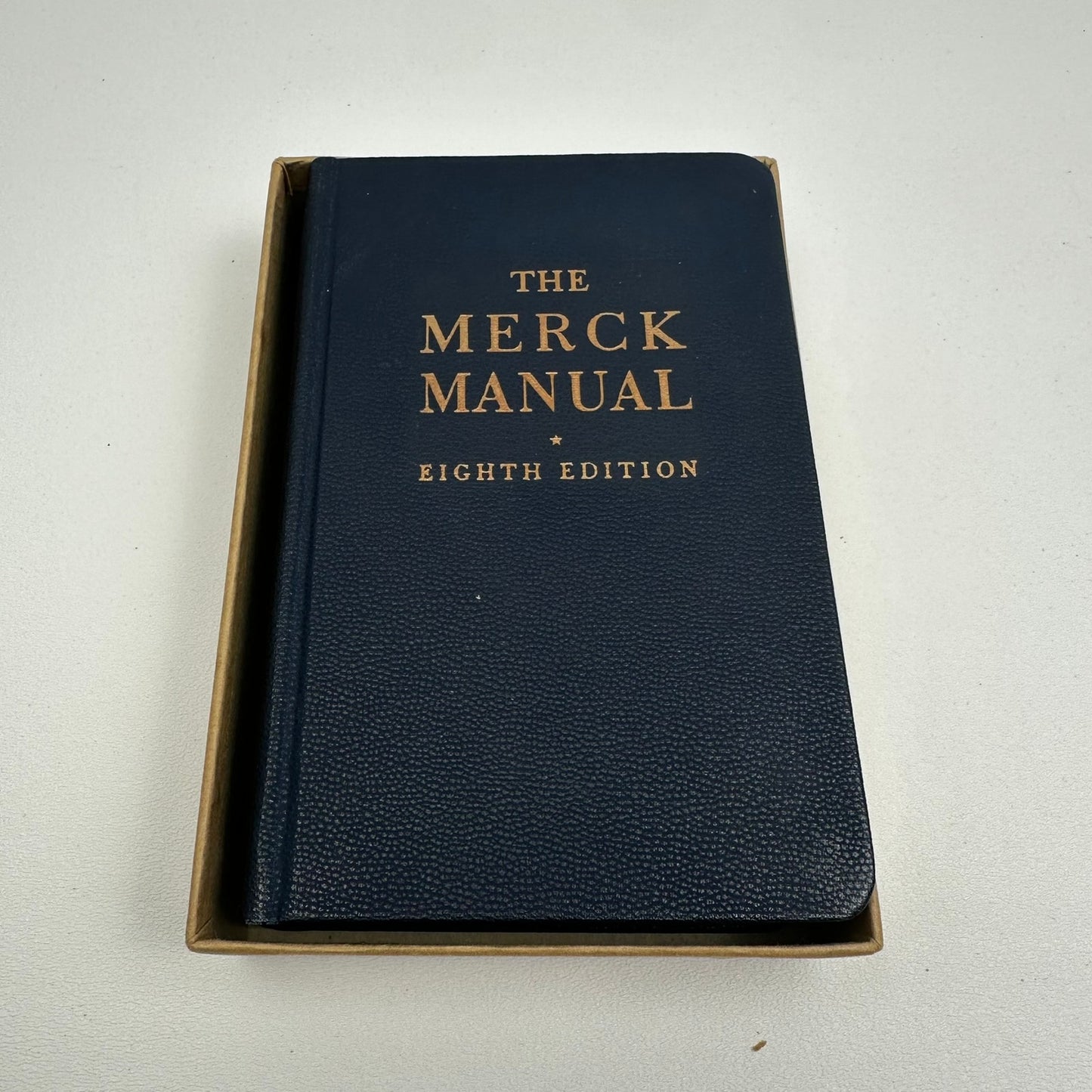 The Merck Manual of Diagnosis and Therapy Medicine Medical Reference 8th Edition