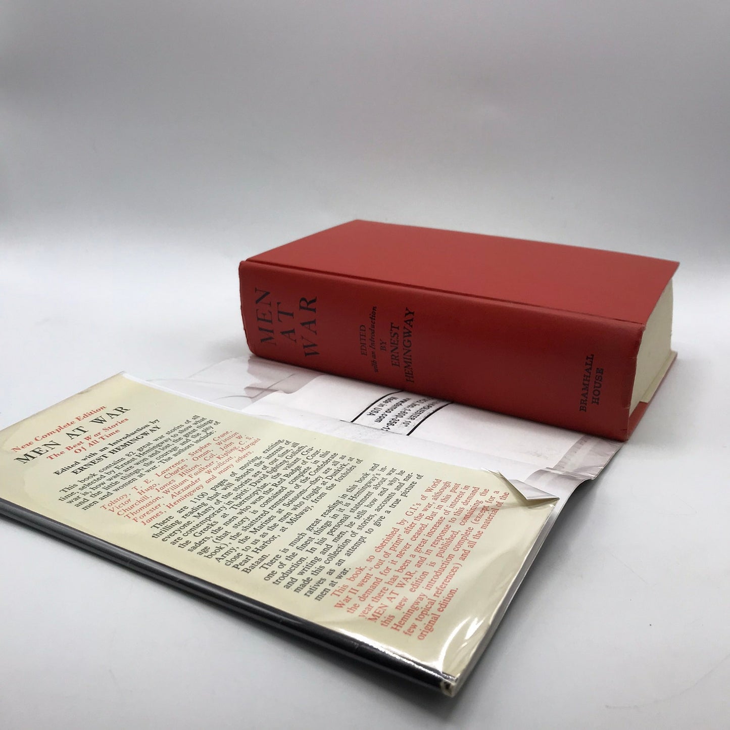 Men at War Ernest Hemingway Military Combat WWII Anthology Short Stories History