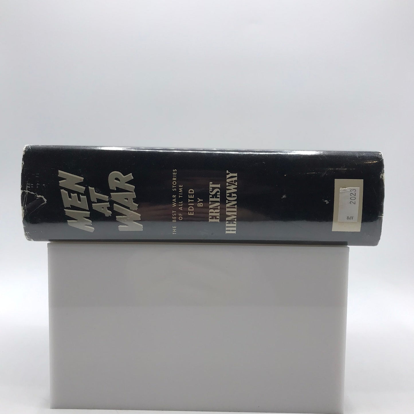 Men at War Ernest Hemingway Military Combat WWII Anthology Short Stories History