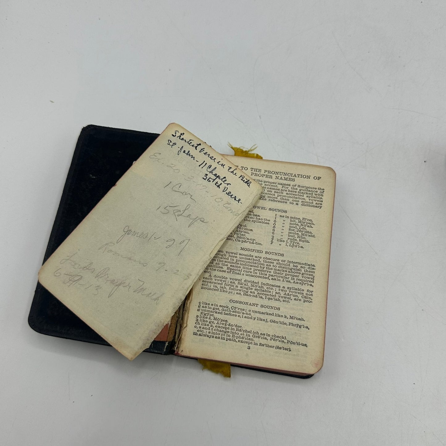 New Testament Pronouncing Paragraphed Lot of 2 Vest Pocket Christian Bible Study