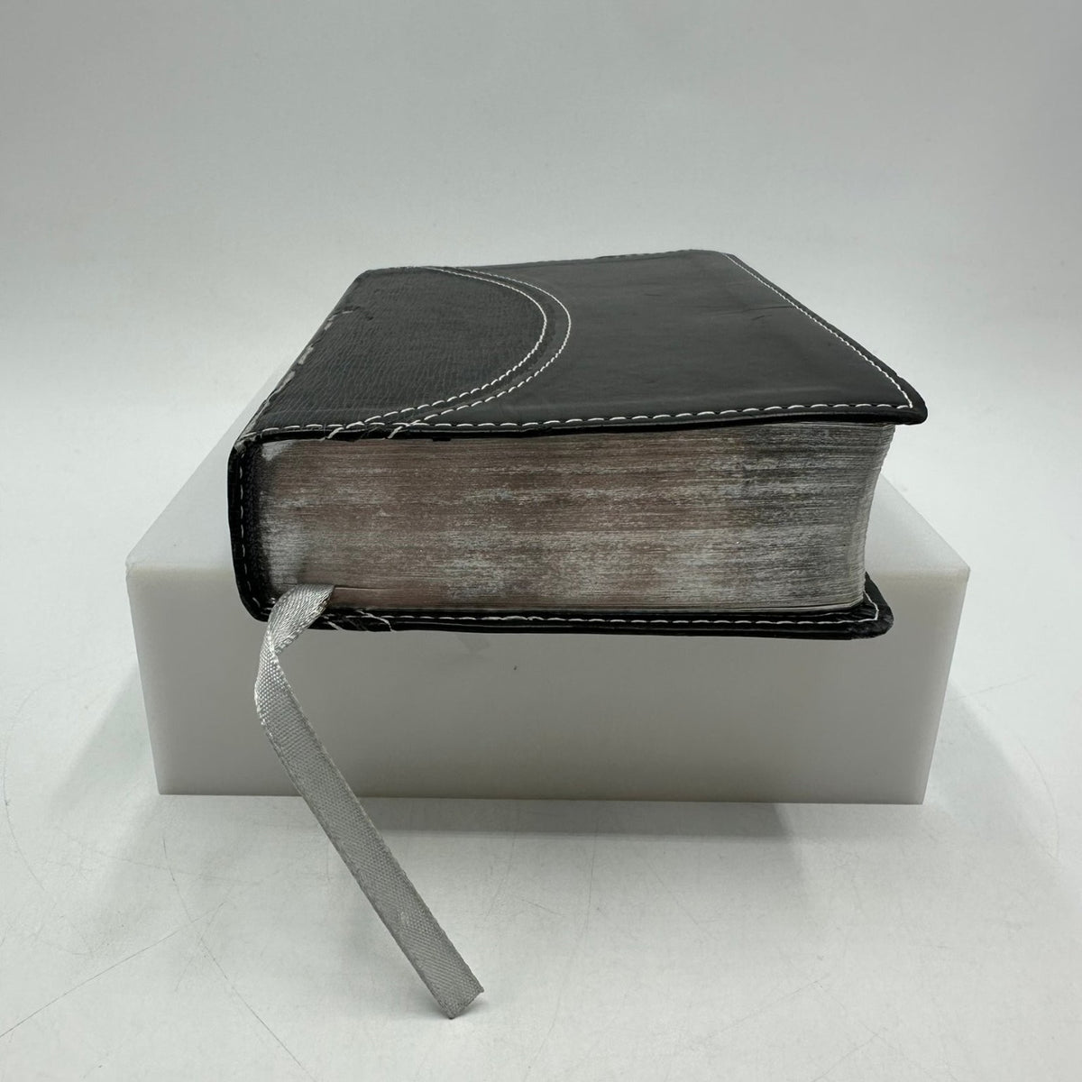 Compact Holy Bible KJV Reference 2000 Zondervan Black Leatherette Christian