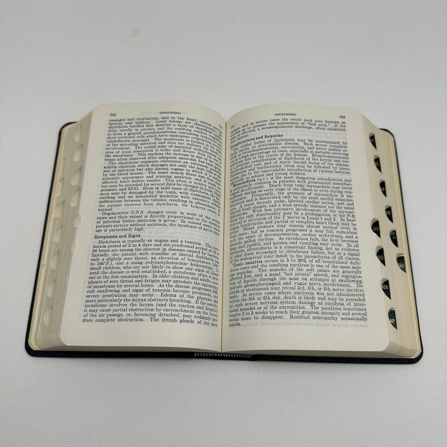 The Merck Manual of Diagnosis and Therapy Medicine Medical Reference 8th Edition