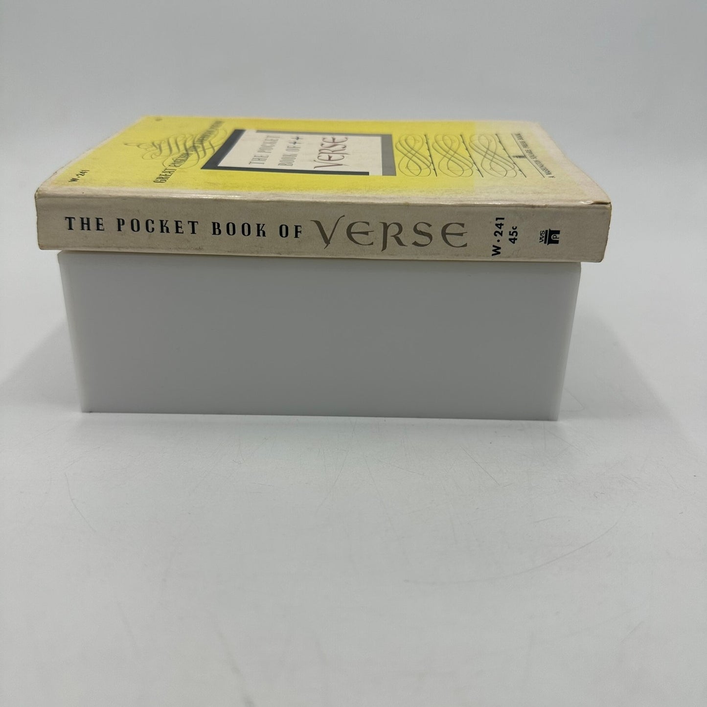 The Pocket Book of Verse Great English and American Poems M E Speare Anthology