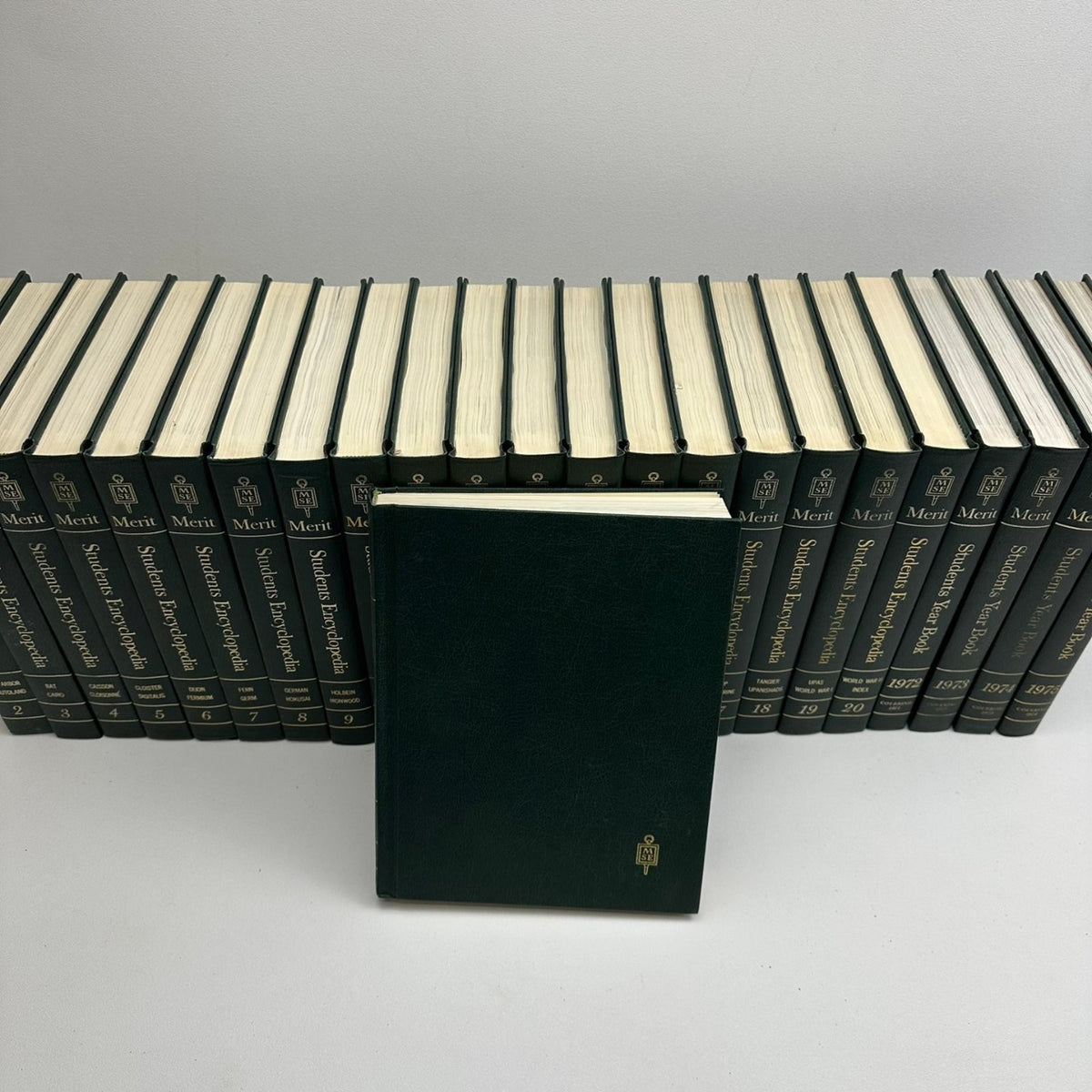 Merit Students Encyclopedia 1971 Full Set 20 Volumes + 3 Yearbooks