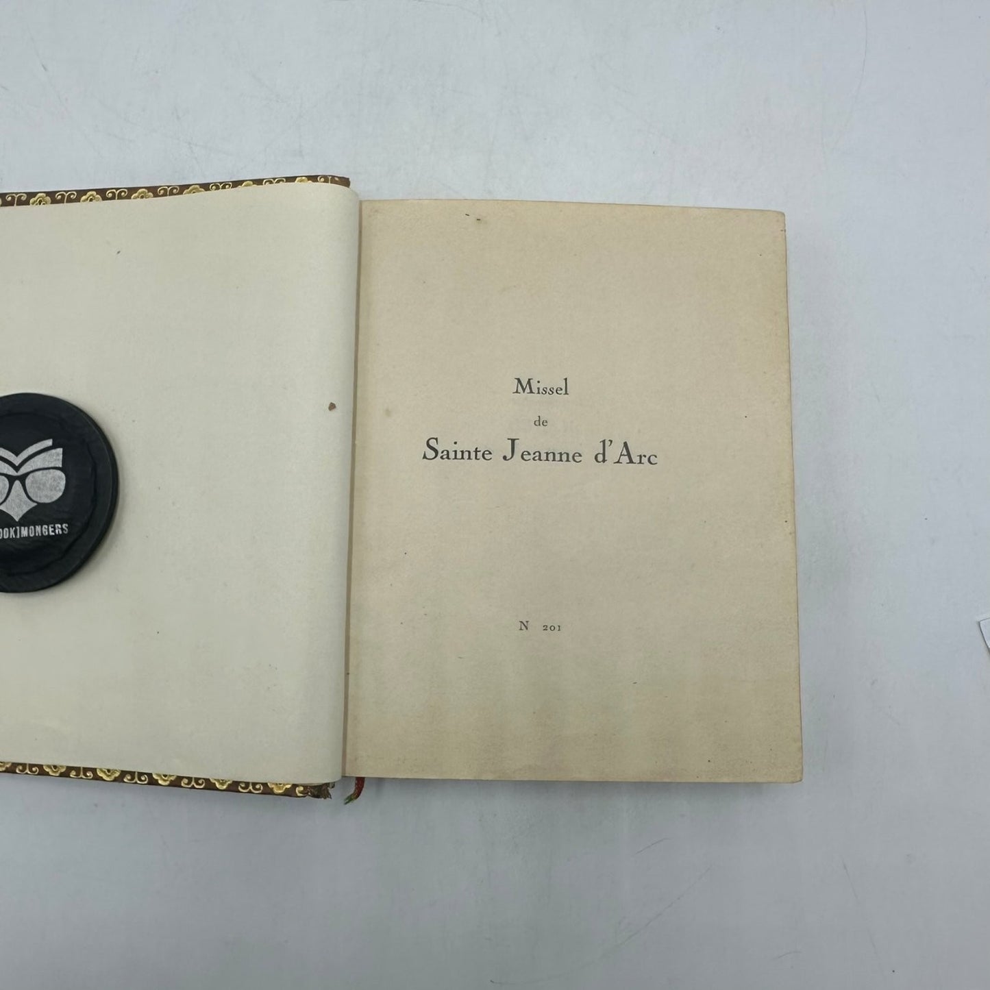 Missel de Sainte Jeanne d'Arc Illustrated Gilt Edges Leather Book Nouvelle Ed