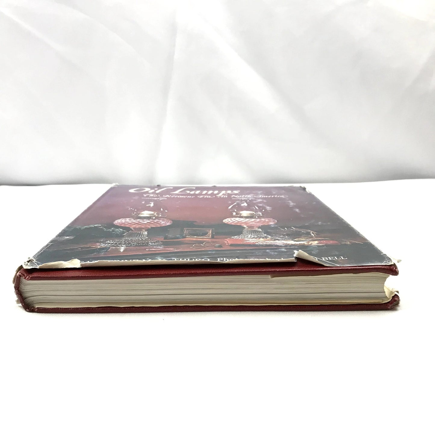 Oil Lamps The Kerosene Era in North America Catherine M V Thuro Collectibles