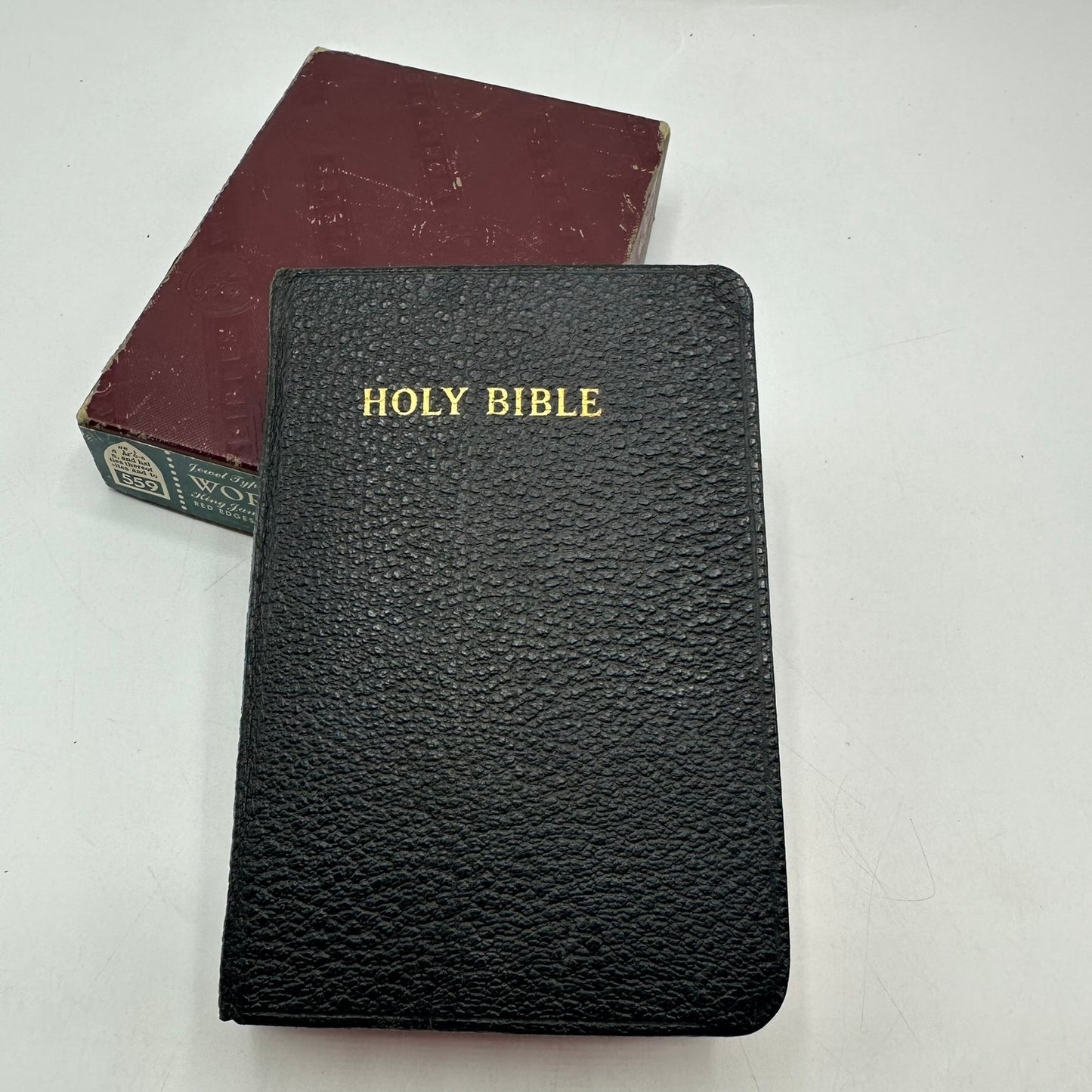The Holy Bible Jewel Type Text Self Pronouncing King James Version Religion Box