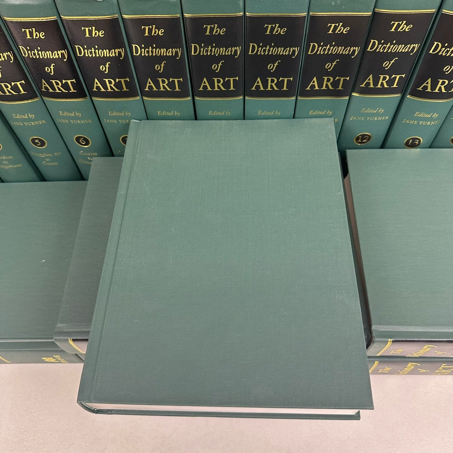 The Grove Dictionary of Art 34 Volume Set Jane Turner Encyclopedias Reference
