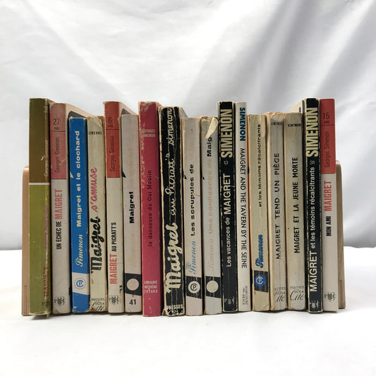 Lot of 16 Maigret Vintage Paperback Mystery Books in French by Georges Simenon