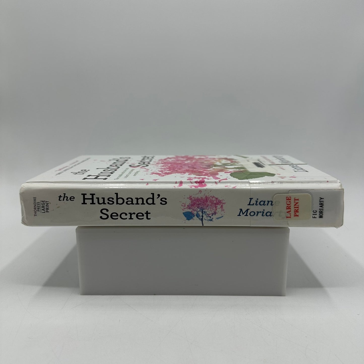 Husbands Secret Liane Moriarty Large Print Contemporary Women's Domestic Fiction