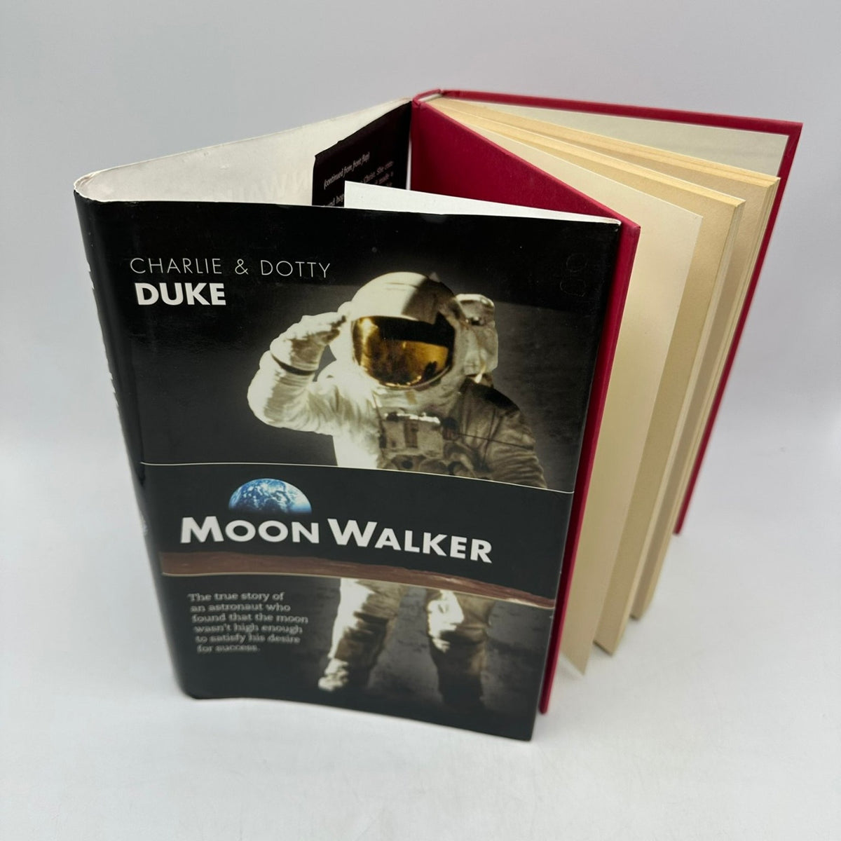Moonwalker Charlie & Dotty Duke 1990 SIGNED Astronaut NASA Dust Jacket