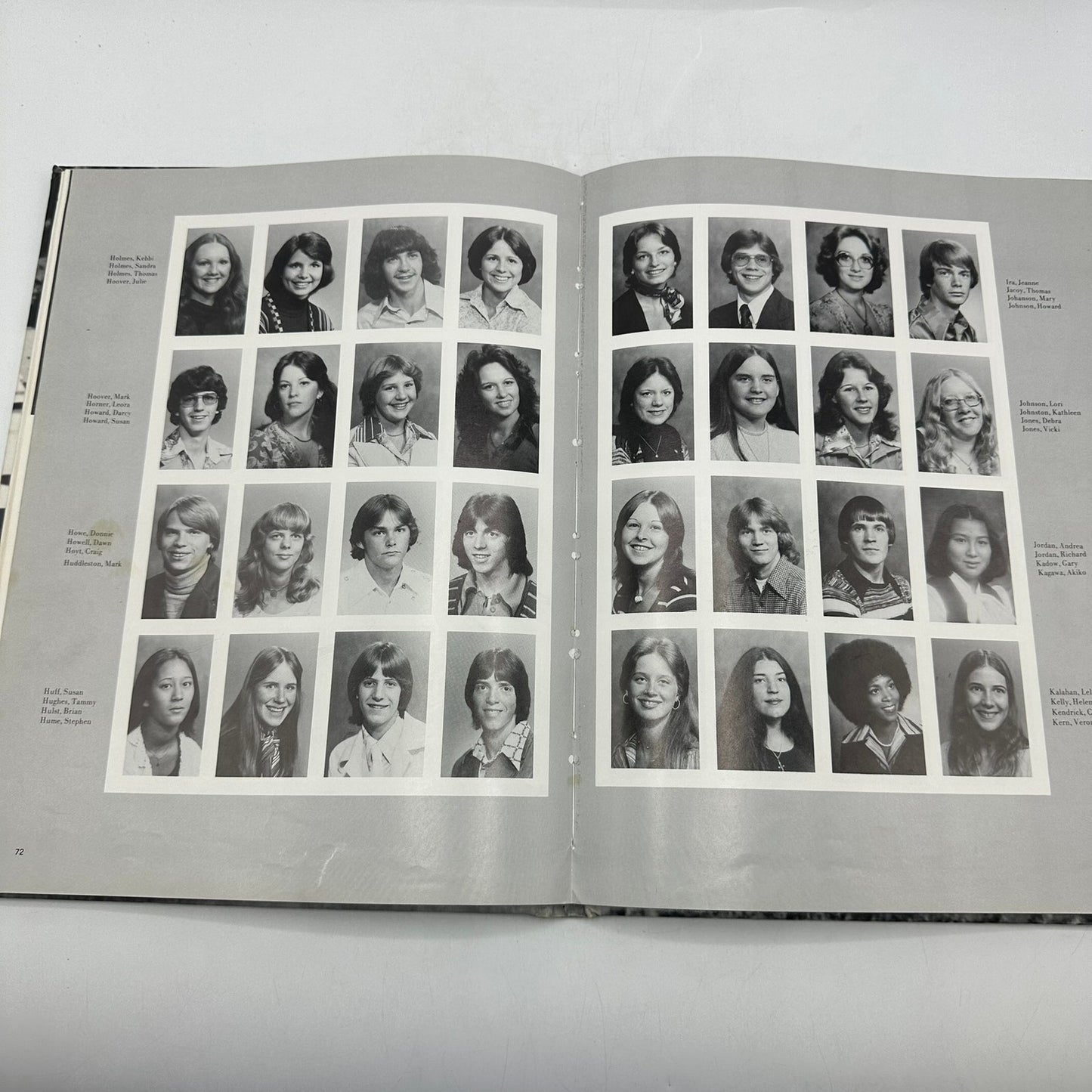 Evergreen High School 1977 Annual Yearbook Historical Memorabilia Vancouver WA