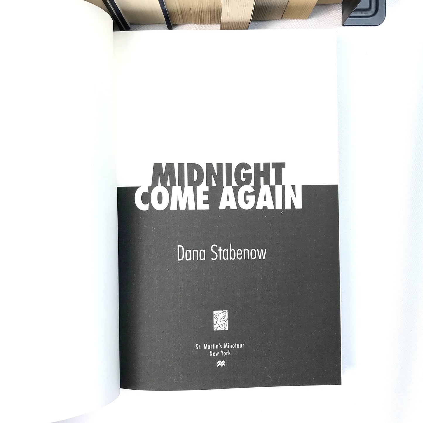 Dana Stabenow Lot of 13 Kate Shugak Mystery Thriller Crime Suspense Novels